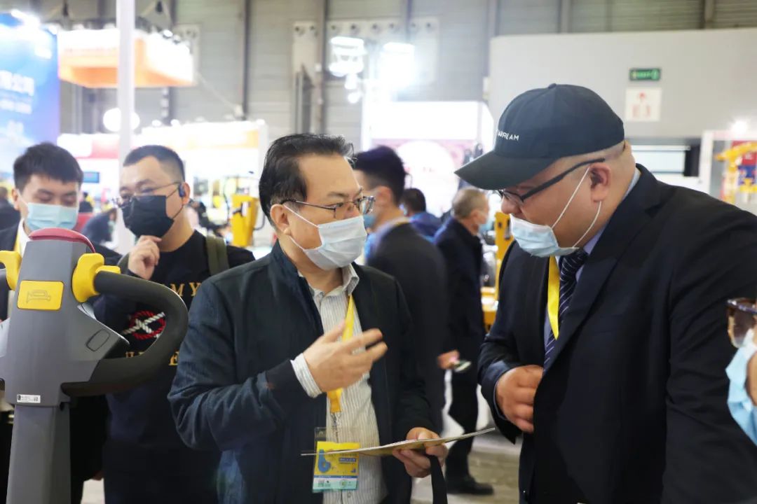 【西林叉车】走,跟我一起去看2020BaumaCHINA宝马展(图7) 【西林叉车】走,跟我一起去看2020BaumaCHINA宝马展(图4)